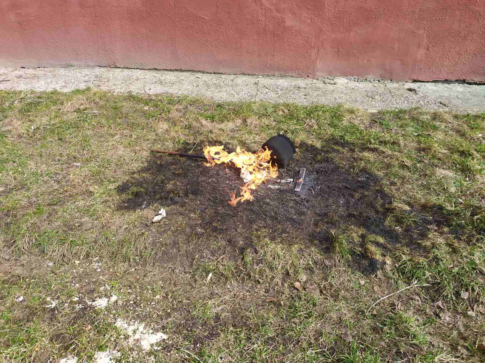 Газовая горелка чуть не стала причиной пожара на Минской
