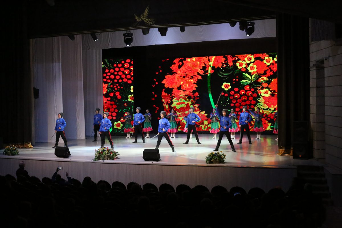 Звание «Заслуженный любительский коллектив Республики Беларусь» подтверждал Народный ансамбль танца «Юность»