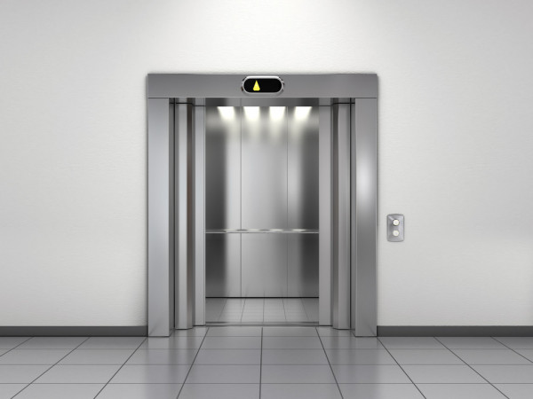 Могут ли лифты оборваться и рухнуть вниз, как в кино?