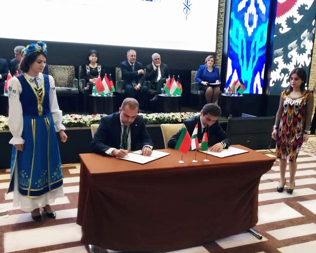 Подписано соглашение о расширении сборочного производства сельхозтехники «Бобруйскагромаша» в Таджикистане