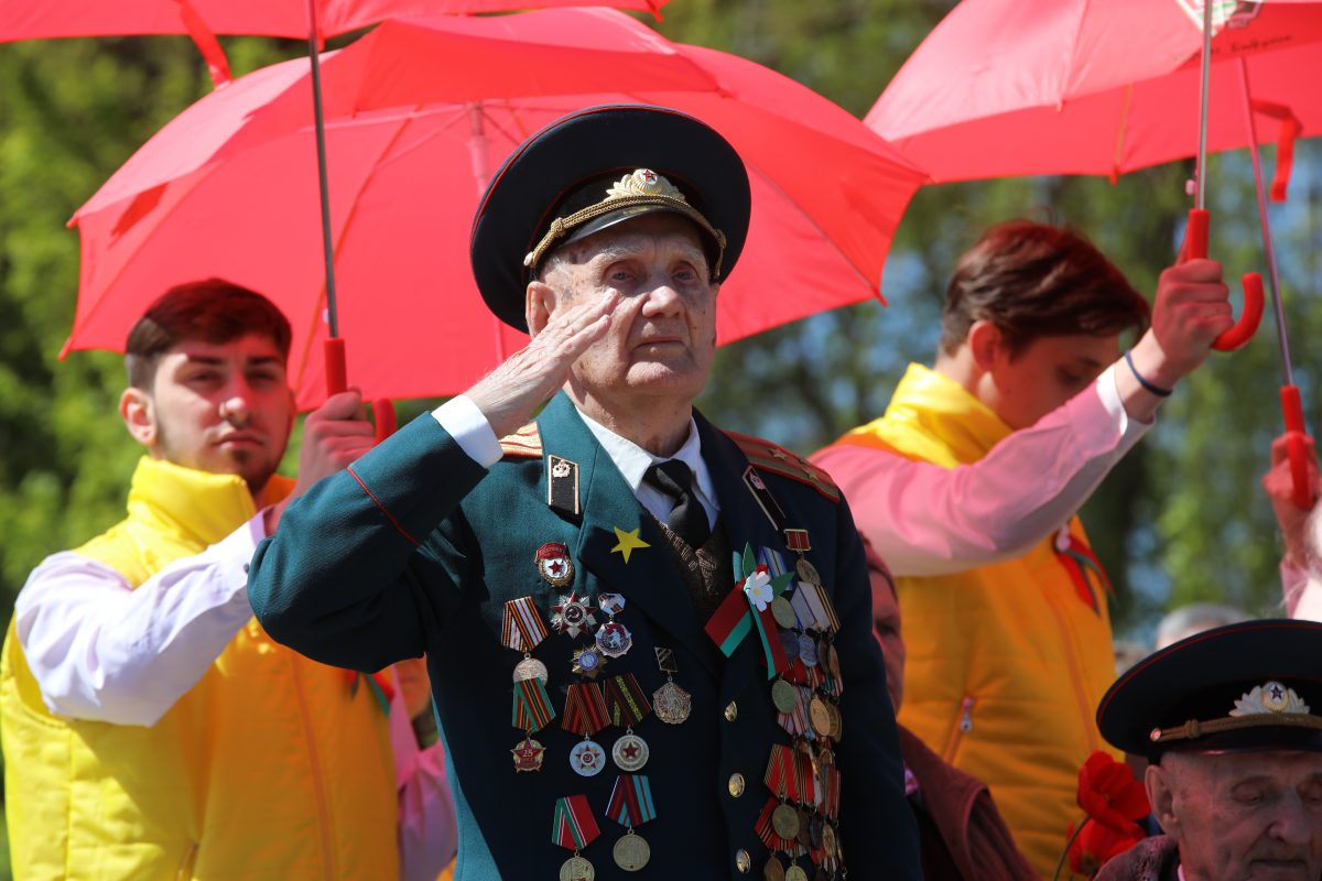 Возложения, шествие, парад: в Бобруйске торжественно отпраздновали День Победы