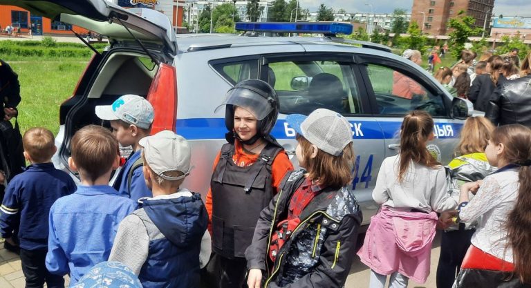 Подарим радость детям! Сотрудники Бобруйского отдела охраны уверены: маленькие граждане нашей страны как никто, нуждаются в защите и поддержке