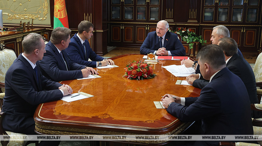 Быть преданными своему народу и государству — Лукашенко обозначил главные качества управленцев