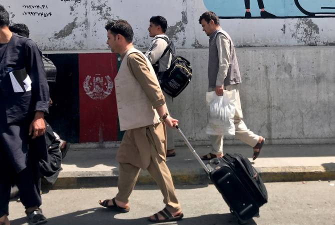 ВОЗ из-за ситуации в аэропорту Кабула не может доставить около 500 т медтоваров