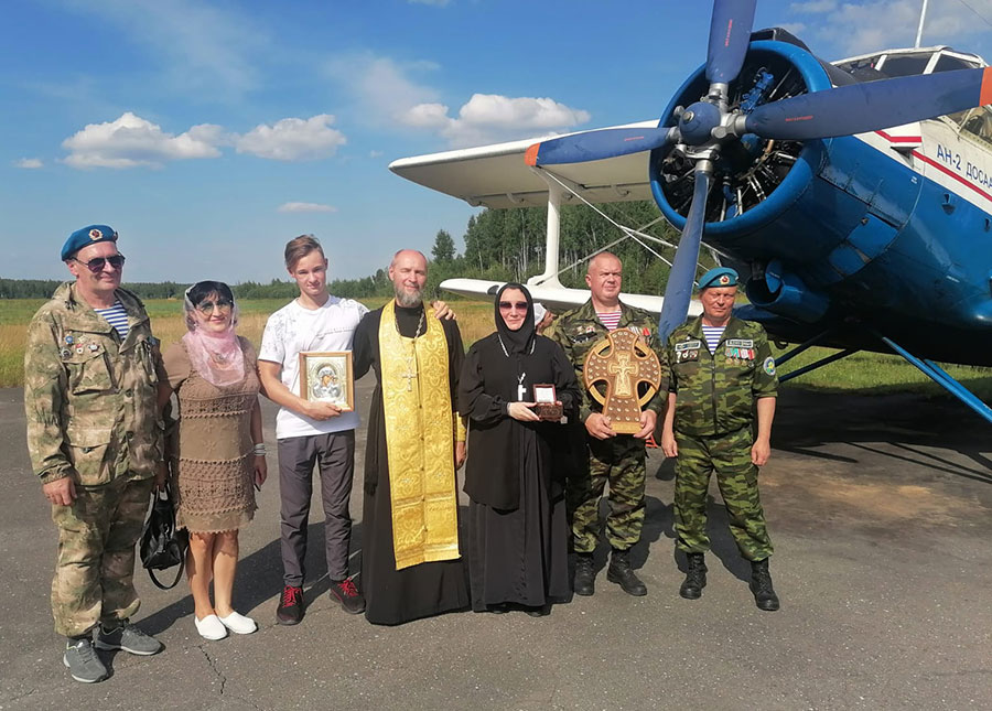 В небе над Бобруйском состоялся традиционный воздушный Крестный ход