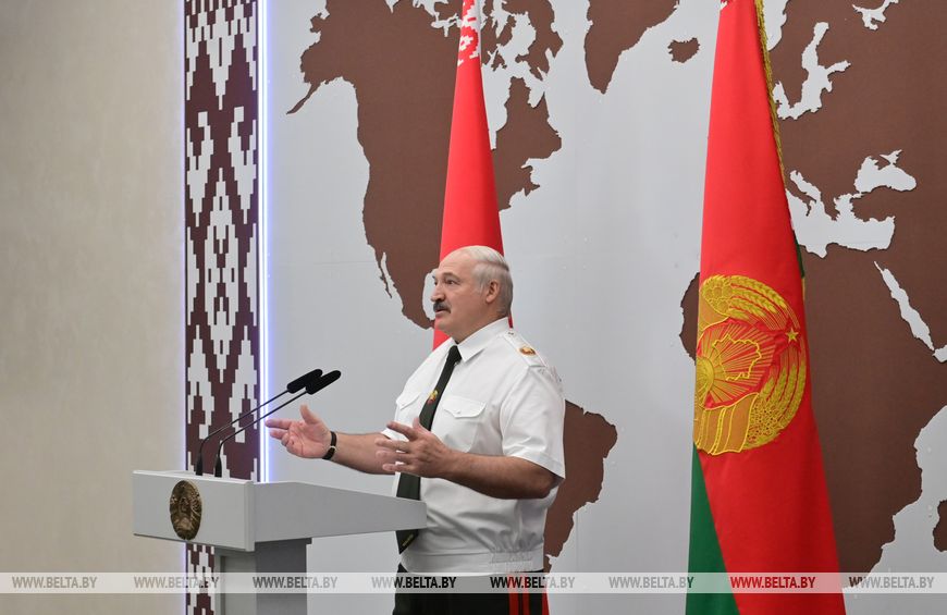 «Нужны движение вперед, перемены, но законные» — Лукашенко об актуальности референдума и новой Конституции