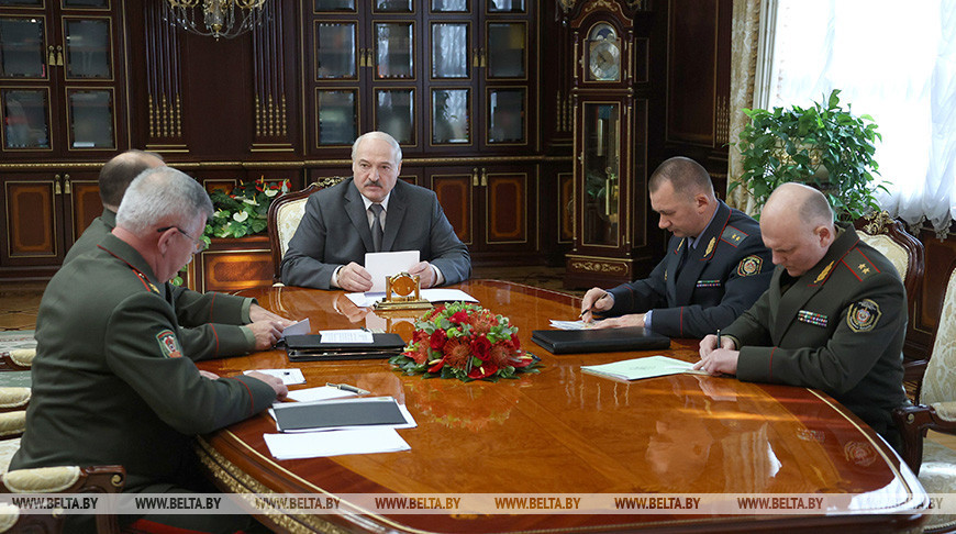 «Взяли курс на конфронтацию». Лукашенко назвал неблагоприятной для Беларуси ситуацию в ряде сопредельных стран