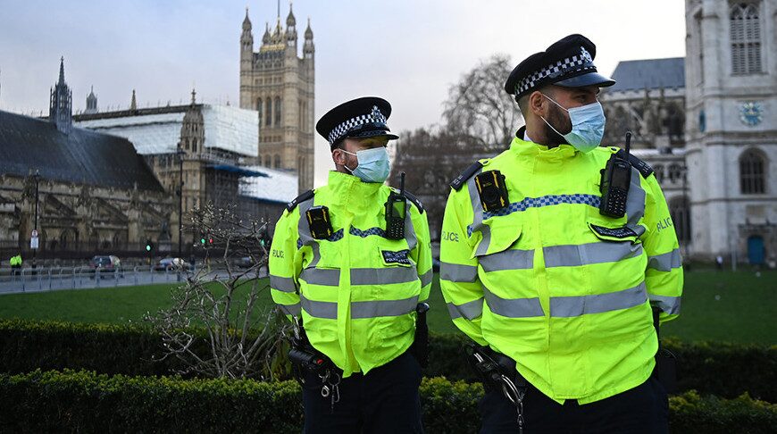 Власти Великобритании отказались от введения паспортов вакцинации