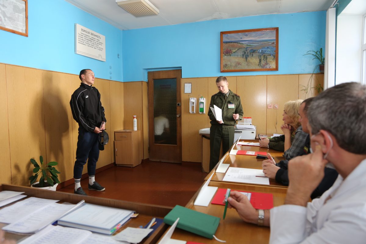 В Бобруйске в военкомате проходят заседания призывной комиссии