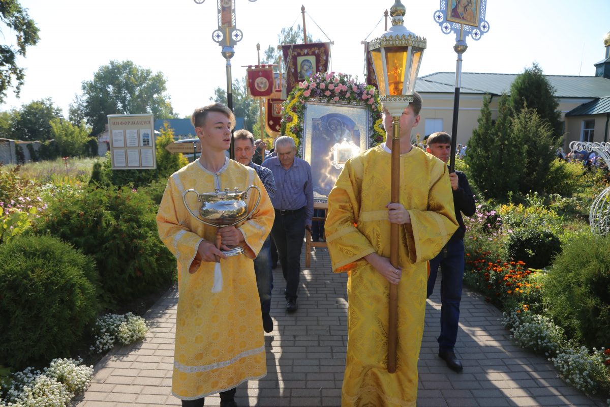 В Бобруйске православные праздновали день перенесения мощей Александра Невского в Санкт-Петербург