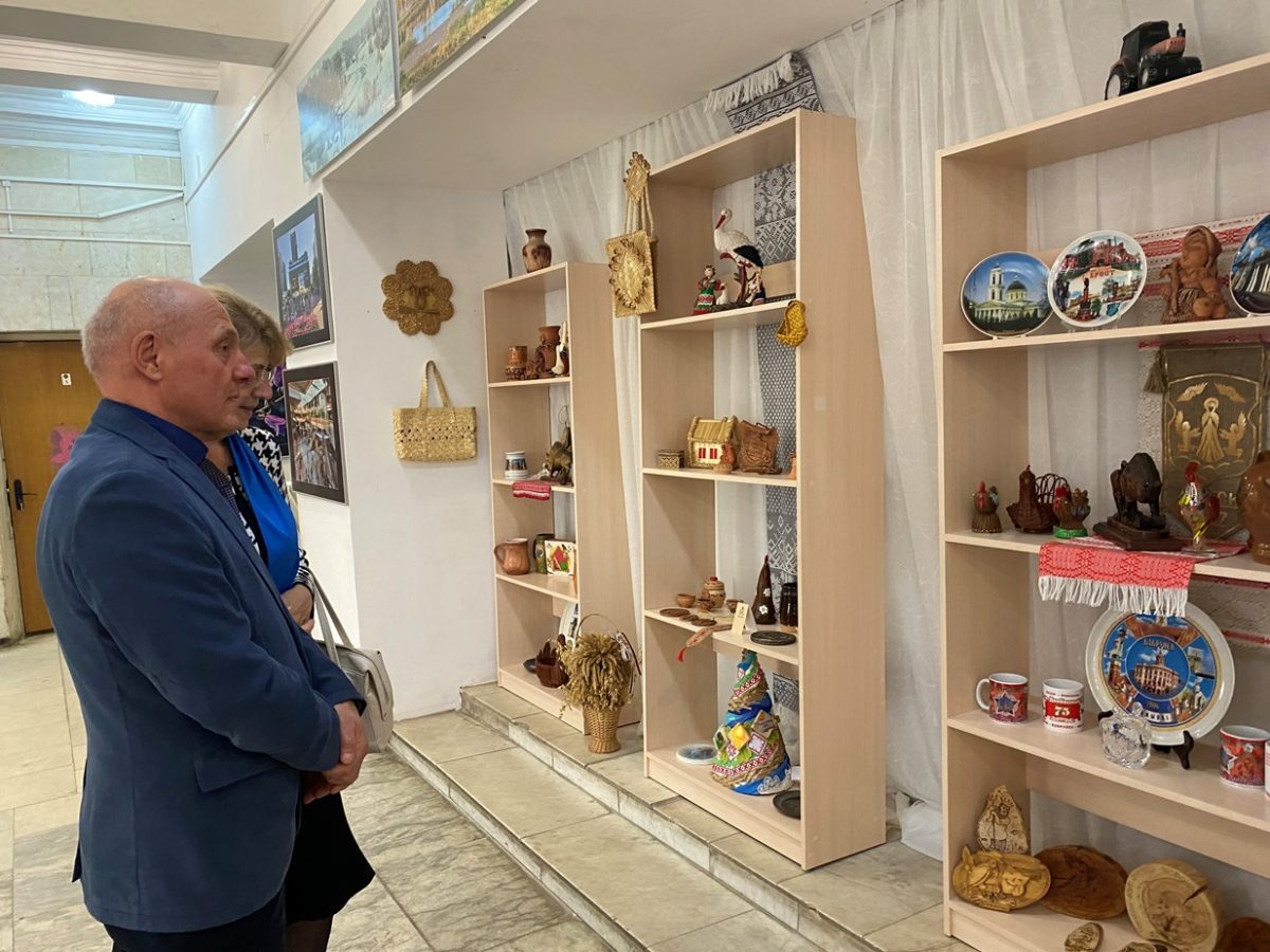 Выставка сувениров «Моя и твоя – наша Беларусь» работает в Бобруйске