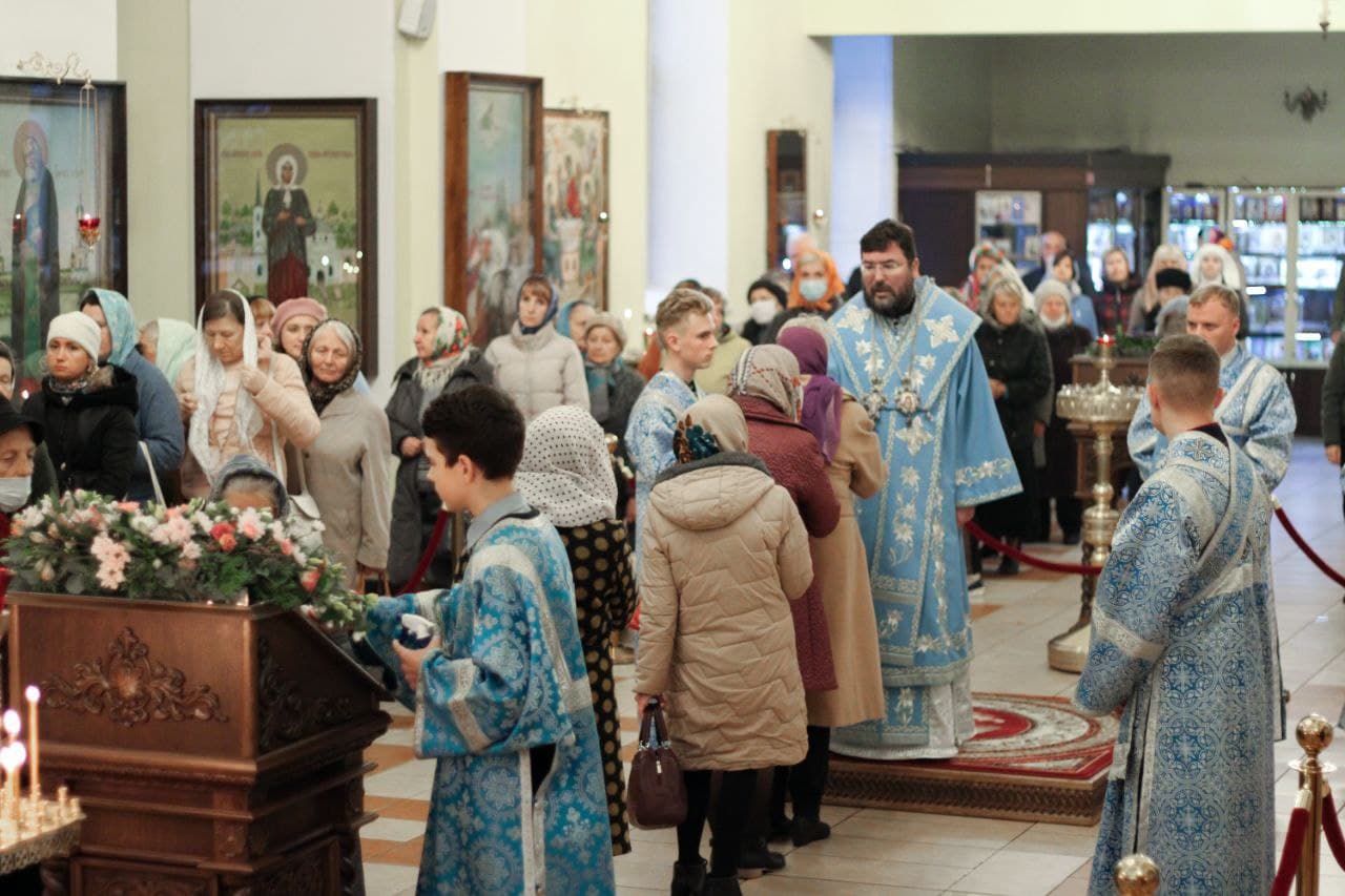 В канун Рождества Пресвятой Богородицы состоялось всенощное бдение в Никольском кафедральном соборе