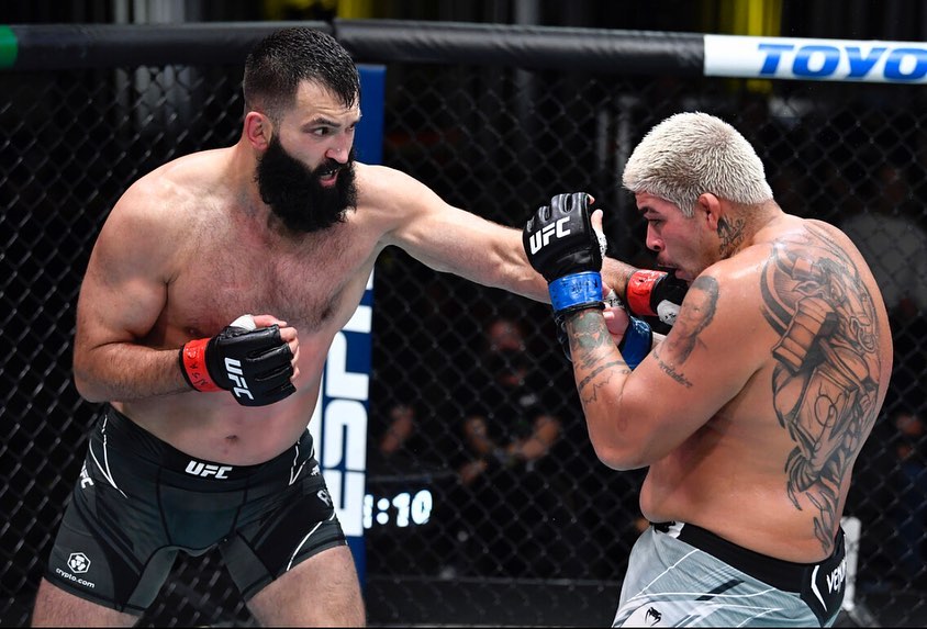 Бобруйчанин Андрей Орловский одержал победу в бою на турнире UFC Fight Night 195