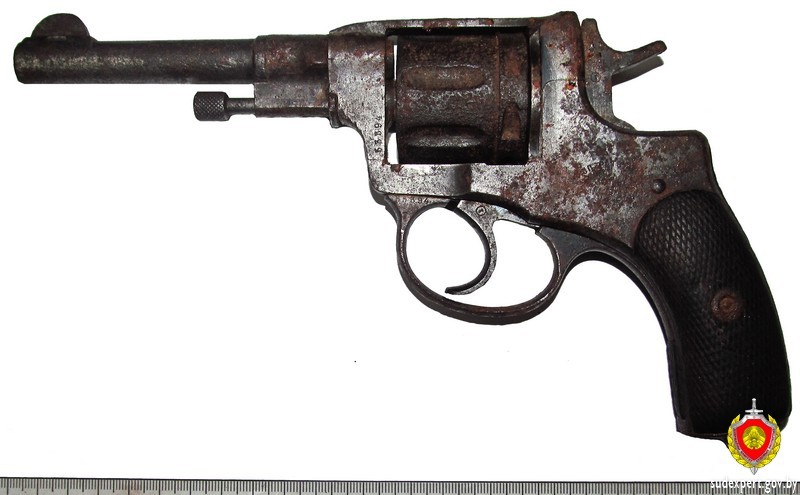 Неожиданная находка в ветхом доме – револьвер 1912