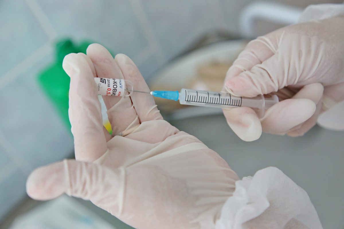 Более 42% населения Бобруйска и района получили первый компонент вакцины против COVID-19
