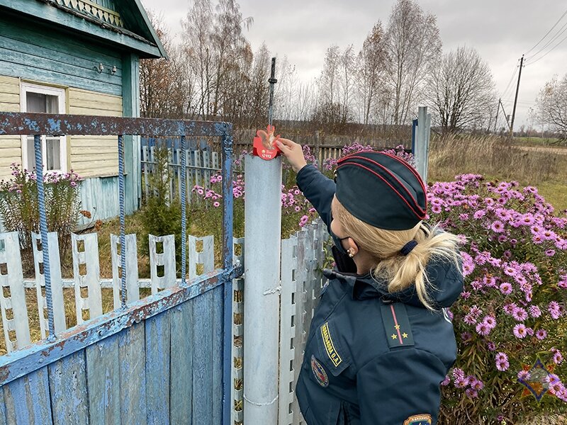 Работники Бобруйского ГРОЧС посетили места торговли автолавки в сельских населенных пунктах