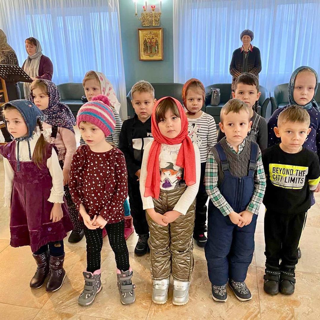 В Центре «Покрова» на Божественную Литургию пригласили детсадовцев