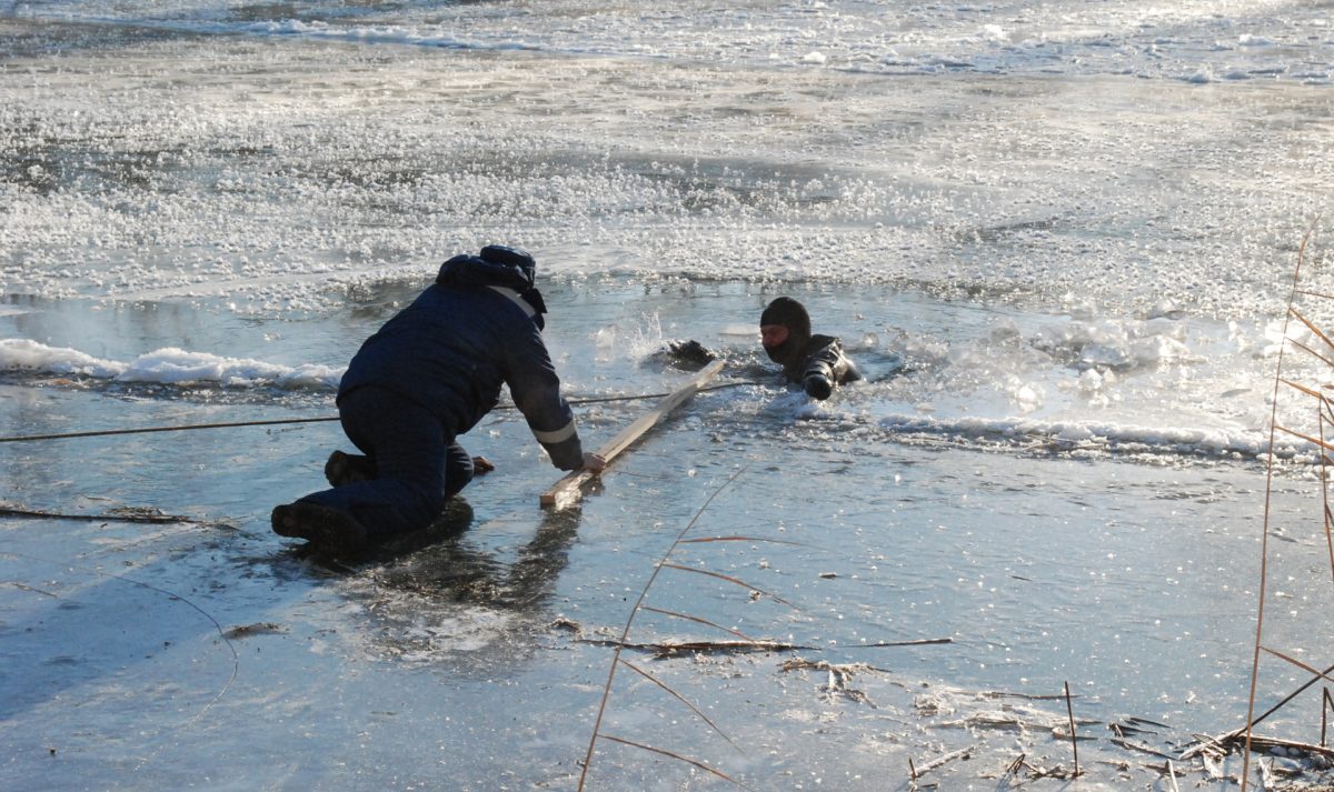 ОСВОД предупреждает об опасности выхода на неокрепший лед