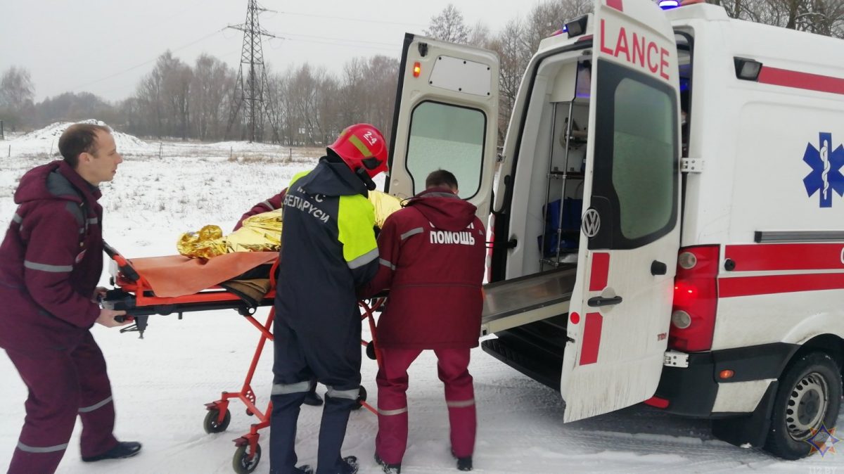В Бобруйске работники МЧС спасли провалившегося под лед рыбака
