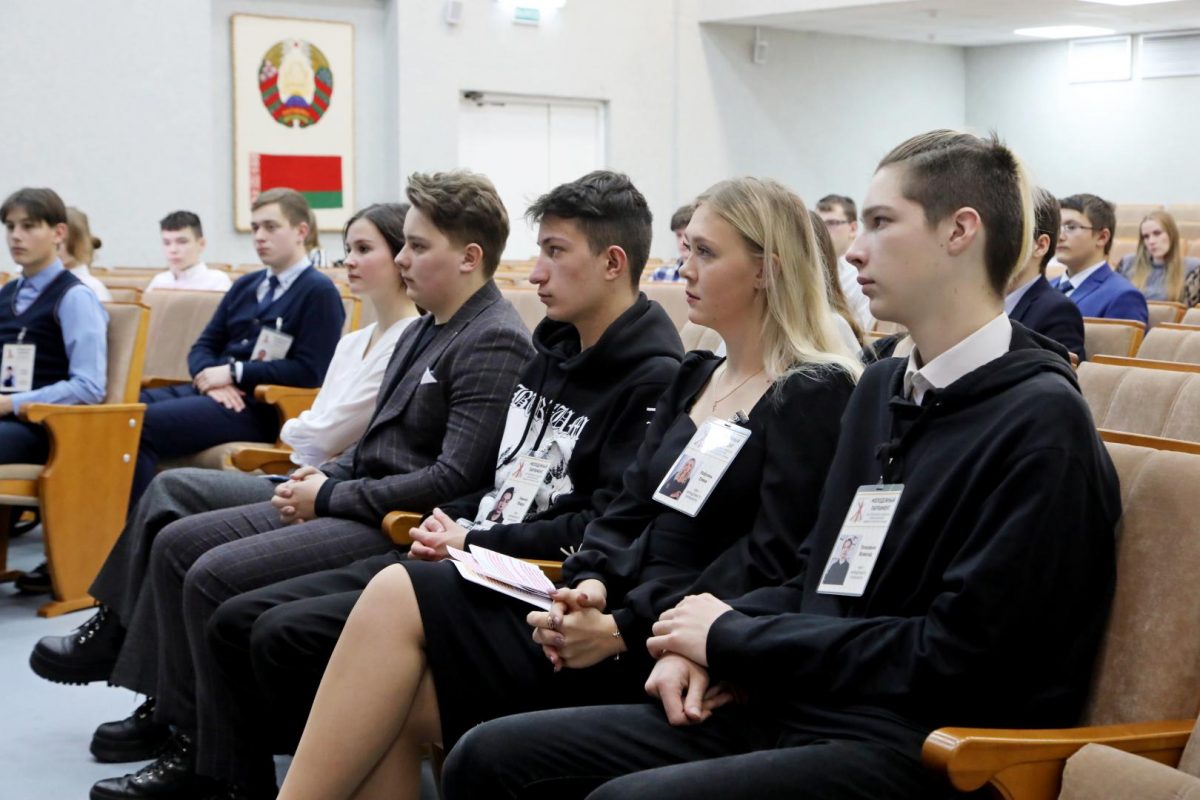 И снова о важном: Молодежный парламент Бобруйска обсудил проект изменений и дополнений Конституции Республики Беларусь, вынесенный на всенародный референдум