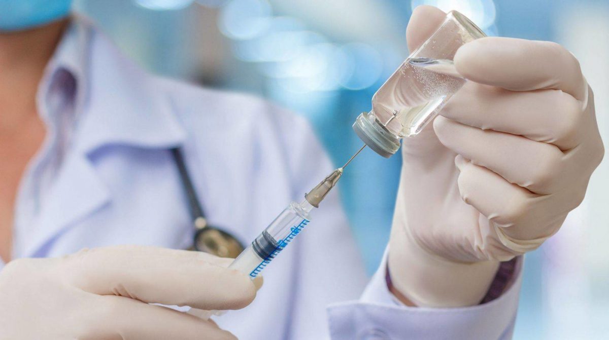 Лукашенко: нам нужна мощная база для производства вакцин