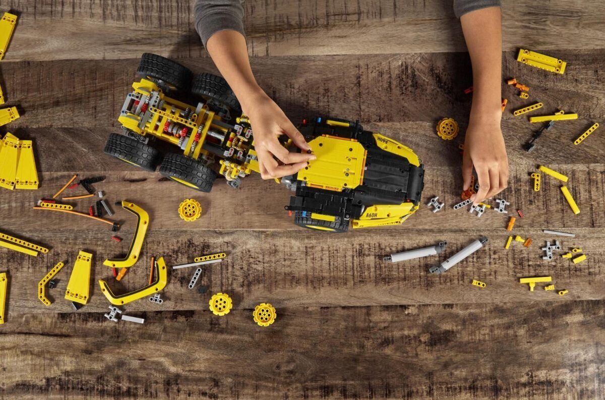 Международный день популярного конструктора Lego