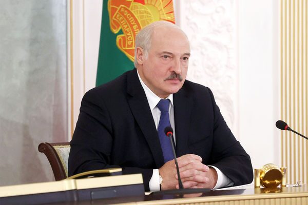 Лукашенко: предложенные поправки в Конституцию Беларуси вызвали живой интерес