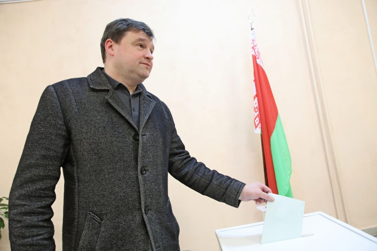 «Мы показали, что такое настоящее народное единство». Генеральный директор ОАО «Белшина» Андрей Бунаков отдал свой голос на референдуме