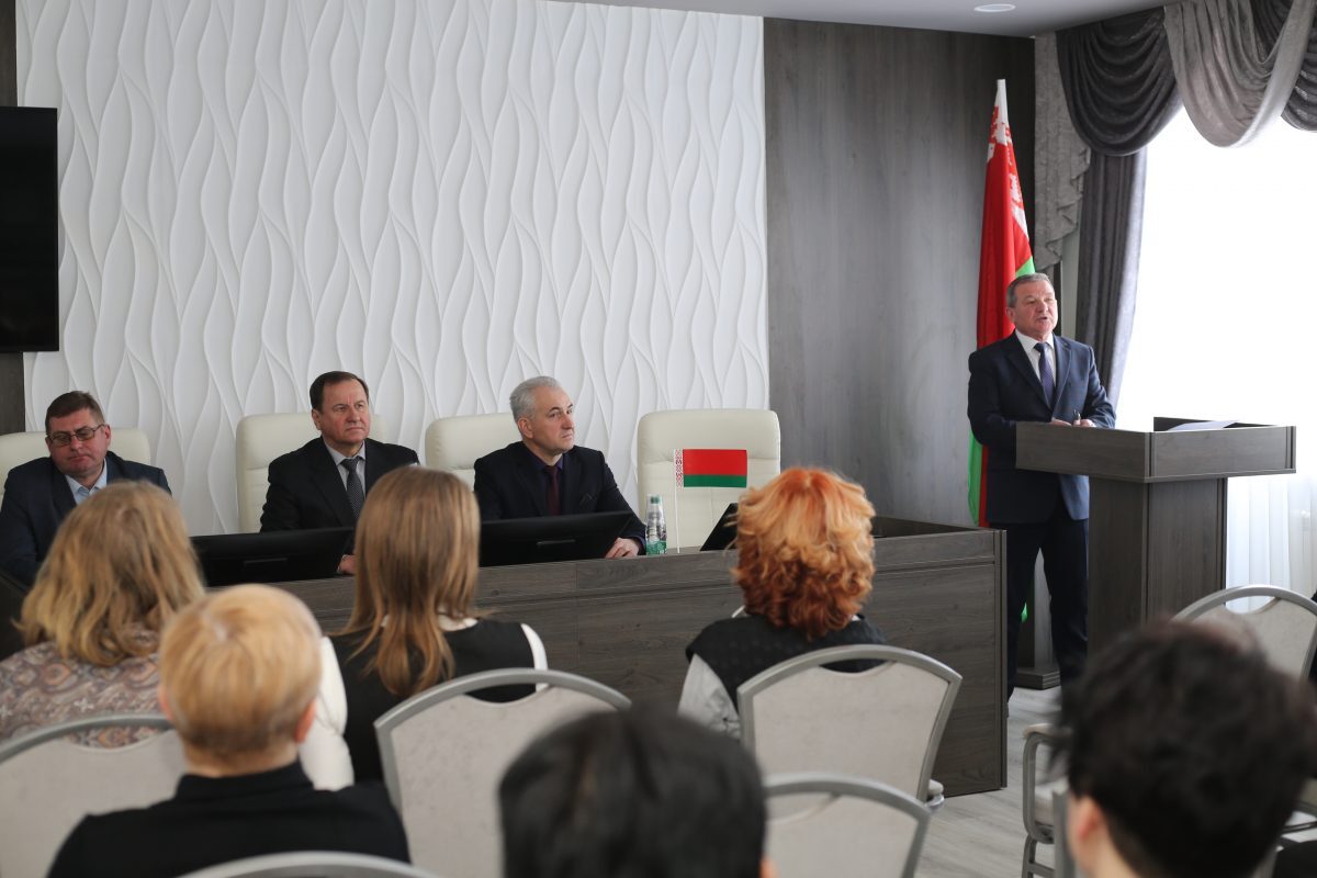 Председатель Белорусского профсоюза работников государственных и других учреждений Сергей Потапенко встретился с коллективом учреждения по хранению материальных ценностей «Поречье»