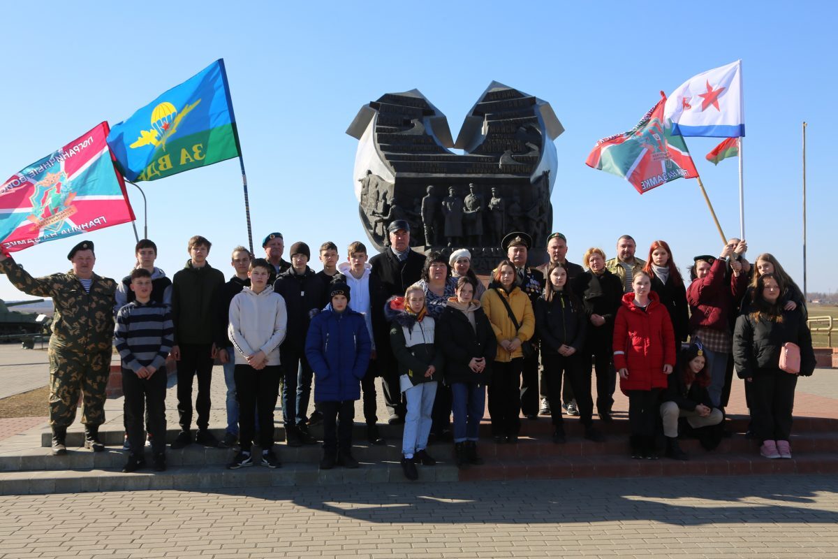 Бобруйчане проделали путь памяти и почтили жертв лагеря смерти в Озаричах