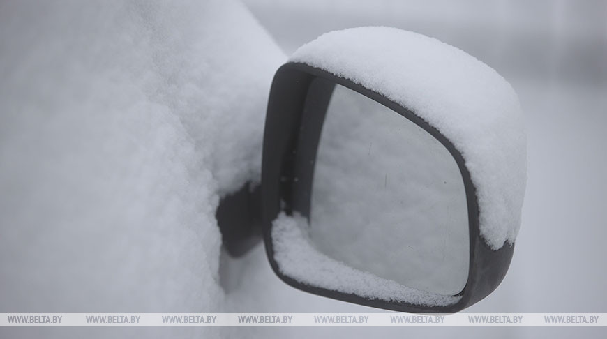 ГАИ призывает к предельной внимательности на дороге в снегопад