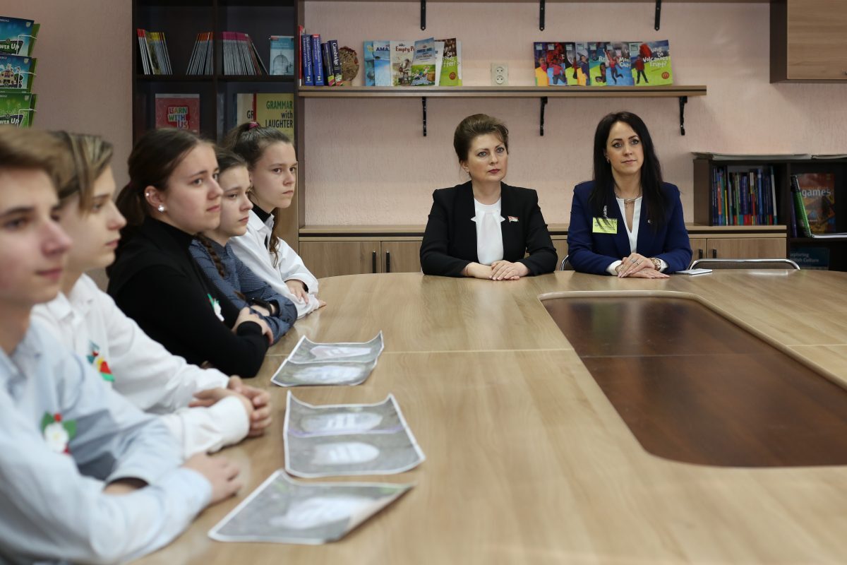 Урок памяти с участием депутата Палаты представителей Национального собрания Ирины Рынейской прошел в гимназии №3 (обновлено)