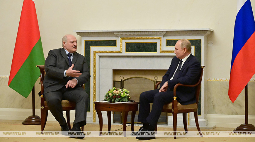 Лукашенко и Путин обменялись поздравлениями с Днем единения народов