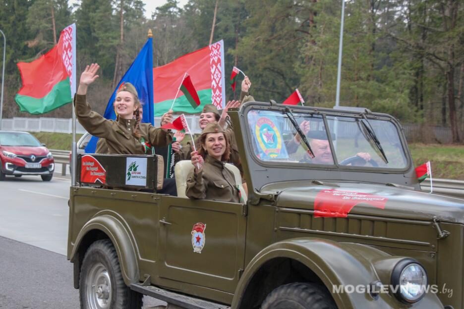 Участников патриотического проекта «Дорогами Памяти и Славы» встретили в Хотимске