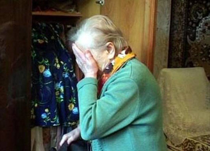 В Бобруйске после прихода «социальных работников» пенсионерка лишилась большой суммы денег
