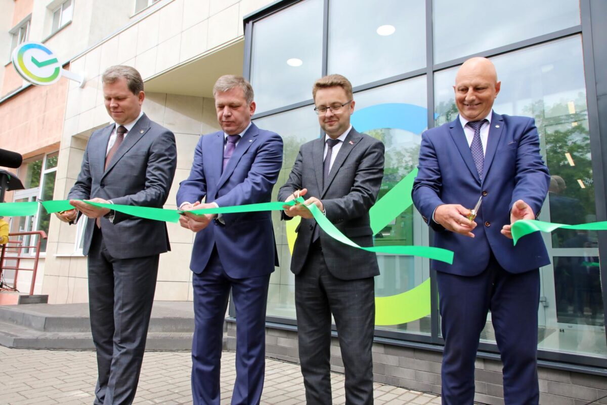 Без касс и бумаги: Сбер Банк открыл в Бобруйске офис под новым брэндом