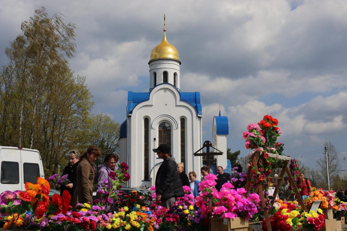 ФОТОРЕПОРТАЖ: Православные верующие празднуют Радуницу