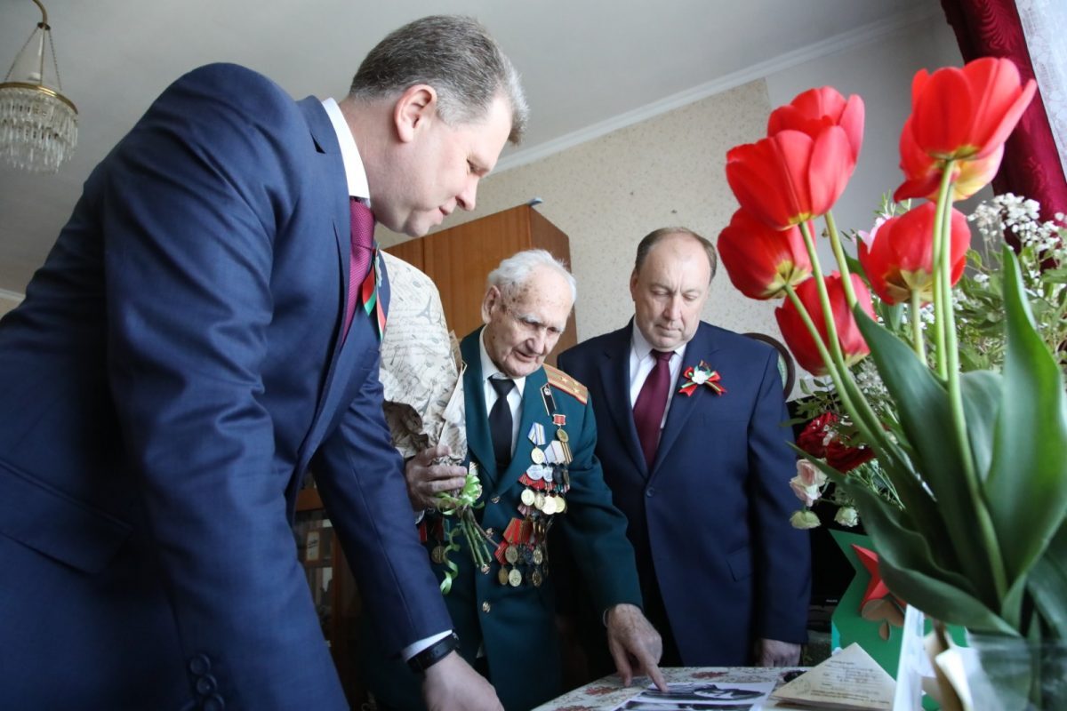 Спасибо за Победу! Ветерана Бориса Музалевского поздравили с 9 Мая