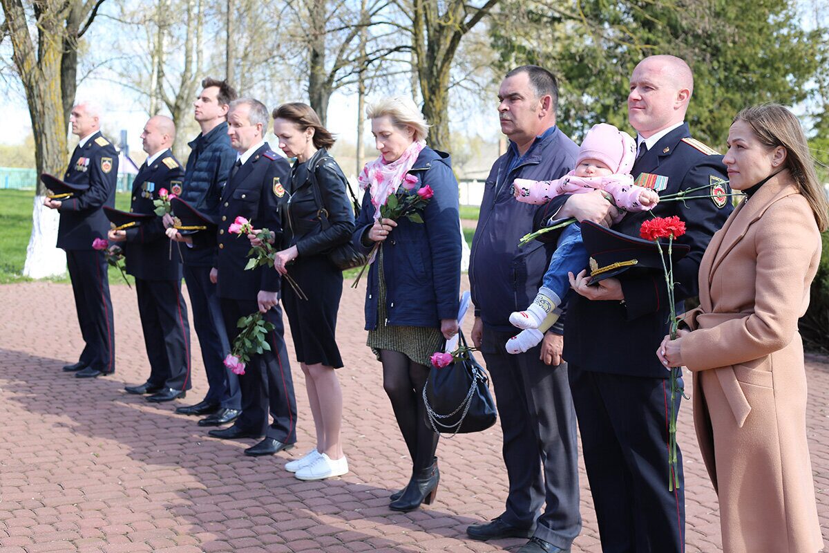 Сотрудники Бобруйского МРО ГКСЭ посетили мемориальный комплекс в Сычково