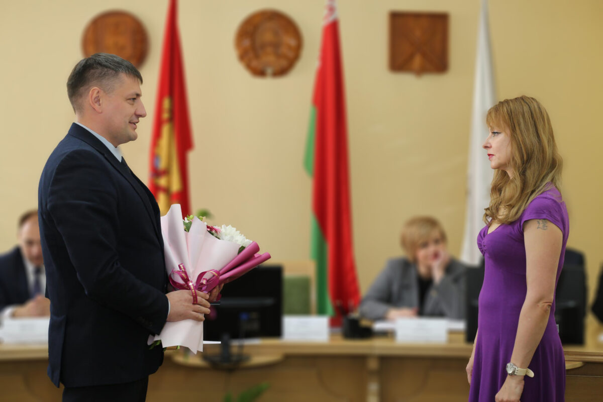 За воспитание 5 детей орден Матери вручили бобруйчанке в администрации Ленинского района