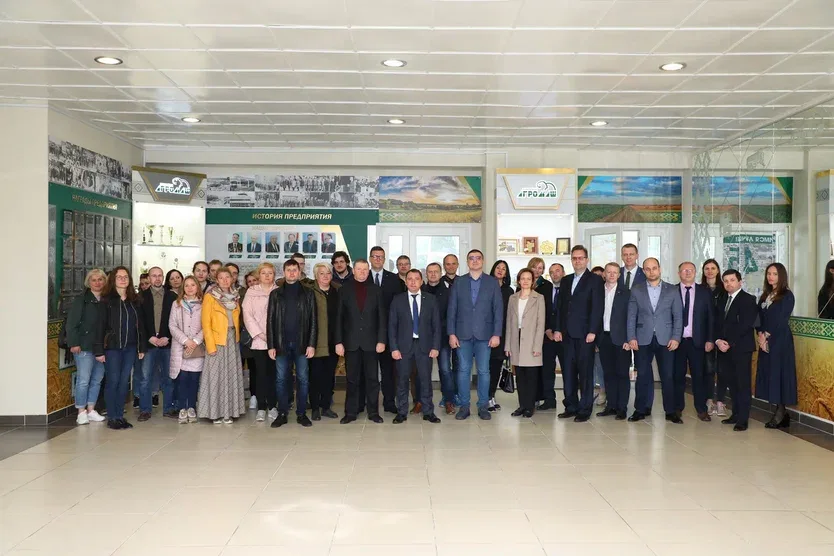 Делегация БИСИ посетила ОАО «УКХ «Бобруйскагромаш»