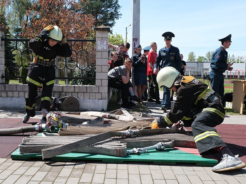 В Бобруйске стартовали зональные этапы областного слета юных спасателей пожарных