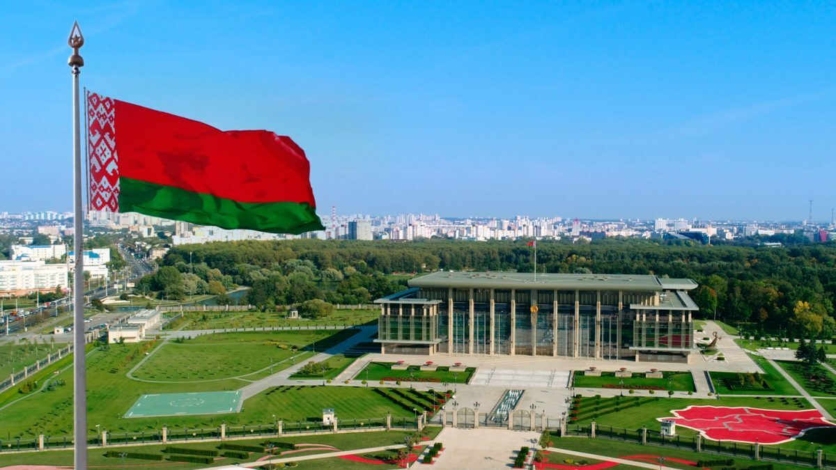 Кочанова: госсимволика олицетворяет чистоту, миролюбие и мужество нашего народа