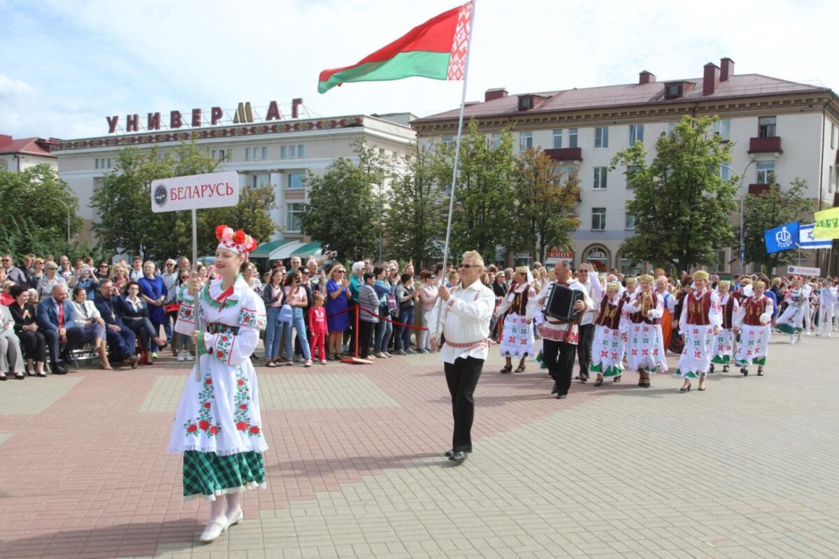 Не пропустите торжественное шествие делегаций Международного фестиваля «Венок дружбы»!