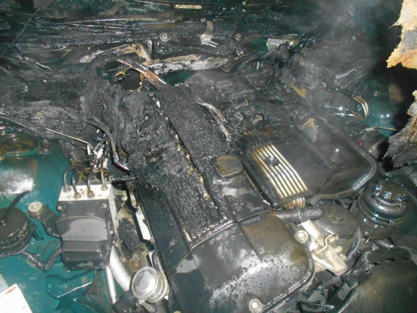 Автомобиль BMW горел на улице в Бобруйске