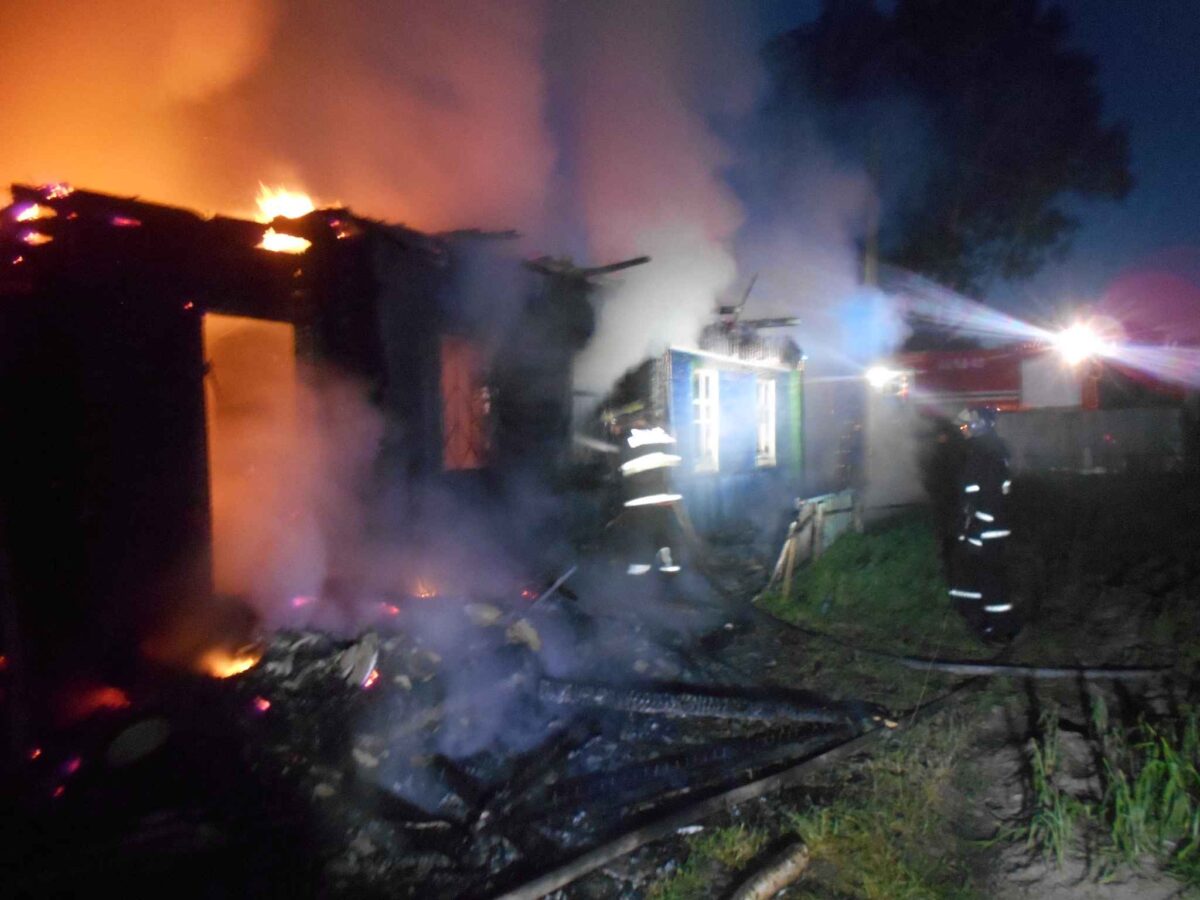 Ночной пожар в деревне Заболотье