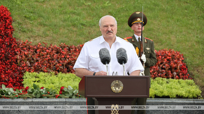 Выступление Президента Беларуси на церемонии возложения венка в мемориальном комплексе «Курган Славы»