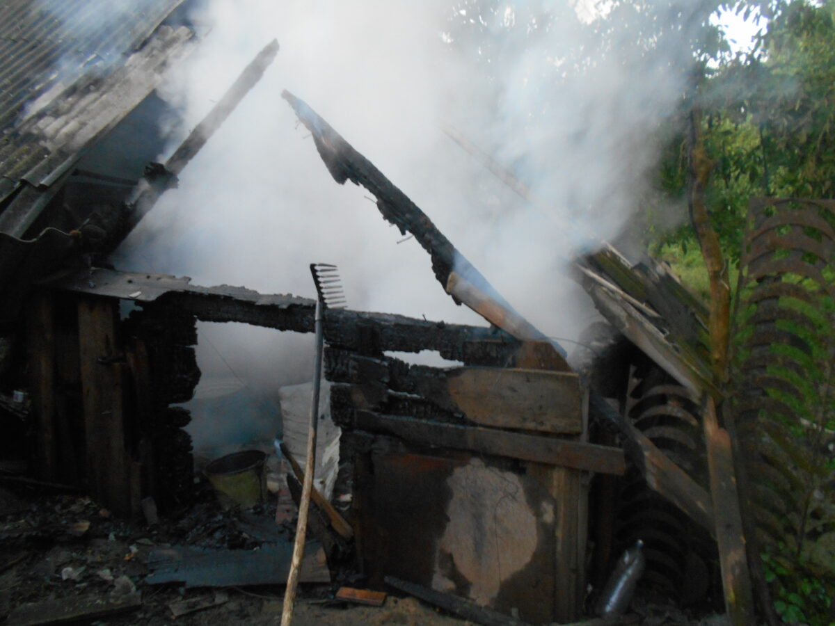 В выходные горели дома и бани в Бобруйском районе