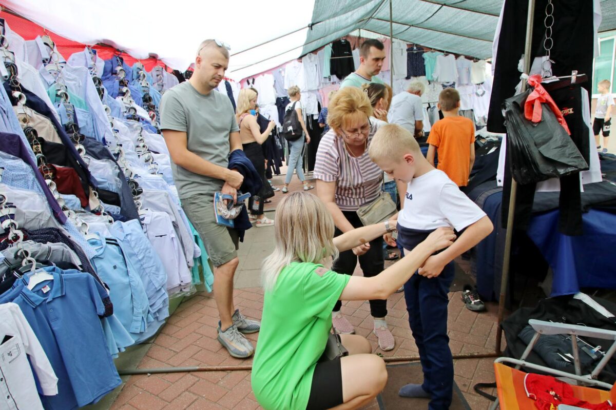 Беллегпром: при производстве школьной одежды пожелания родителей и детей учитываются