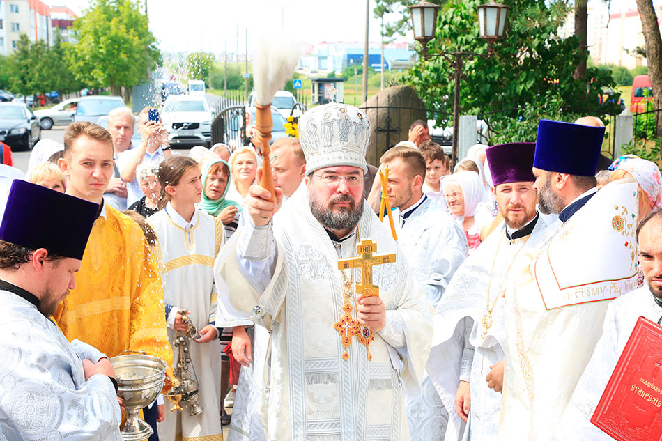Епископ Серафим совершил Божественную литургию в престольный праздник Ильинского храма